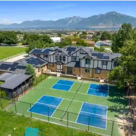 Luxurious Mansion W Orchard|Double Pickleball |Spa